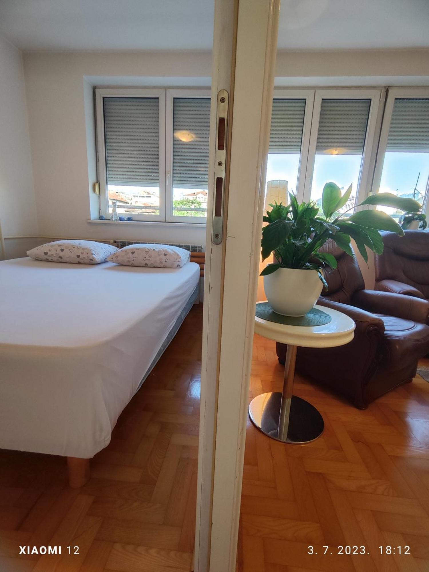 Srecko No3 Apartment Белград Екстериор снимка
